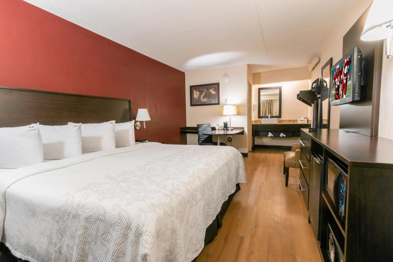 Hotel Red Roof Plus+ Atlanta - Buckhead