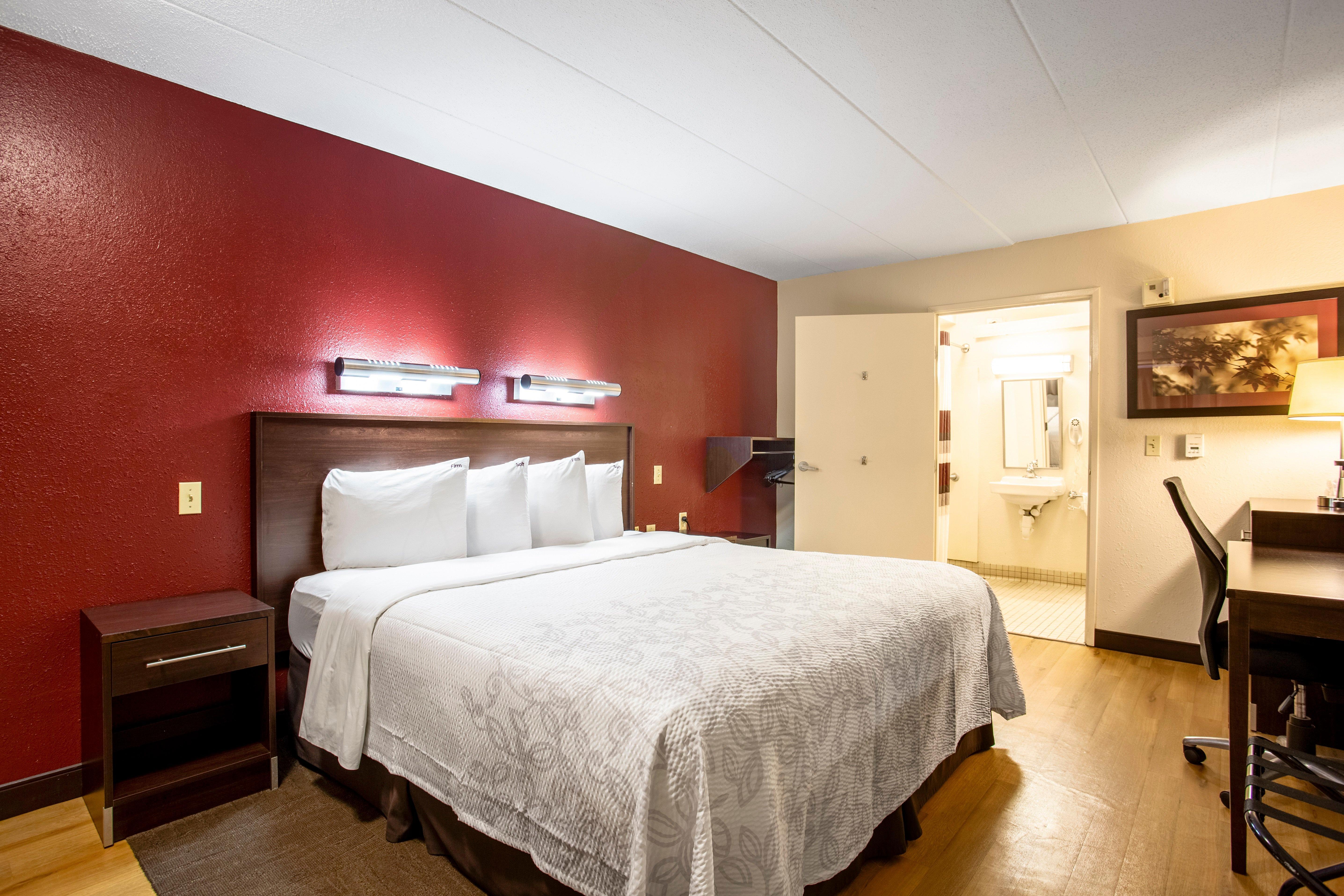 Red Roof Plus+ Atlanta - Buckhead Hotel