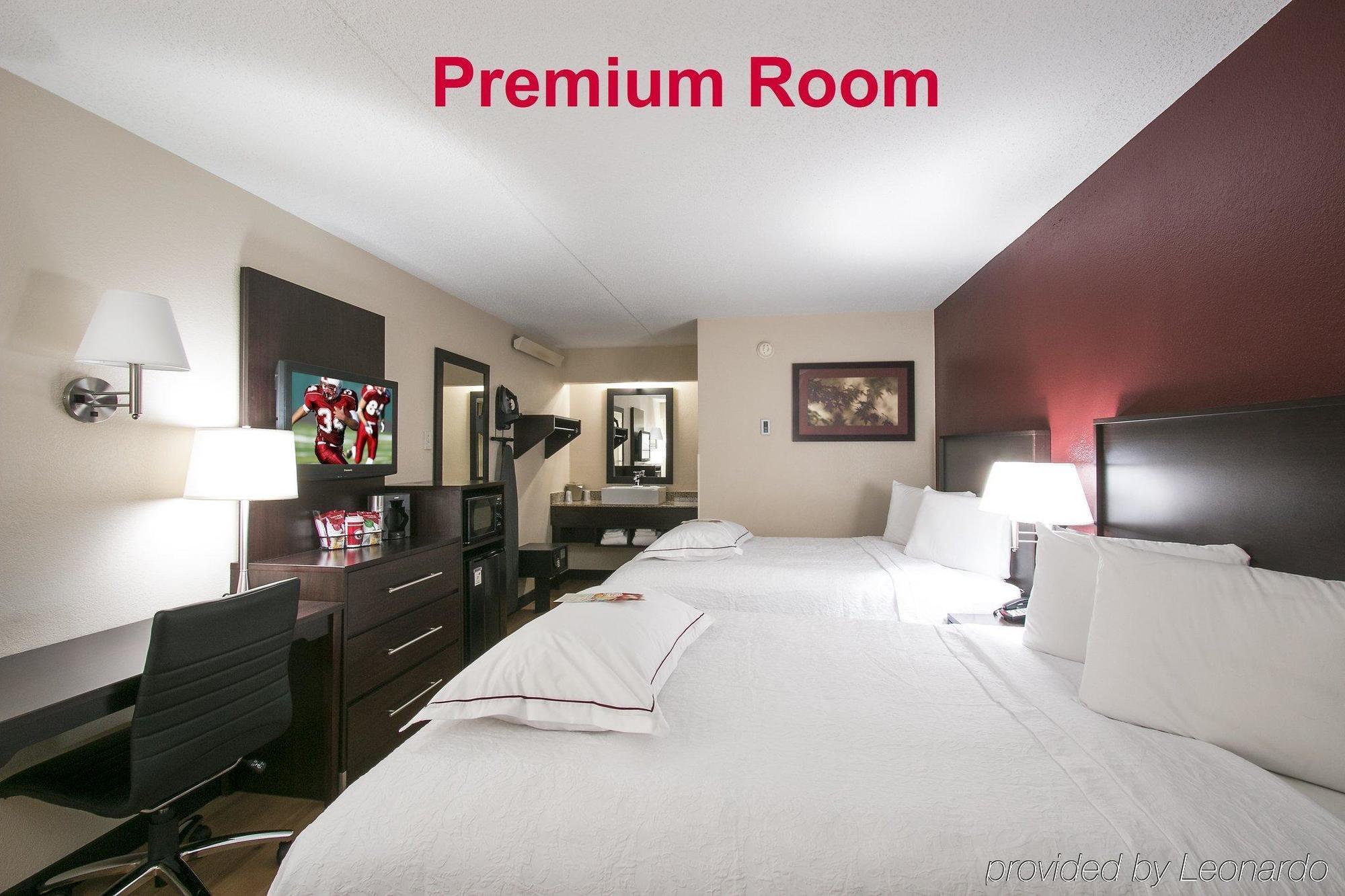 Red Roof Plus+ - Buckhead Hotel