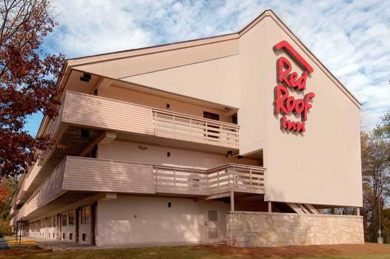 Red Roof Plus+ Atlanta - Buckhead Hotel 3*